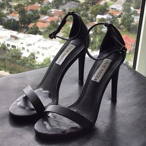 Steve Madden Stecy black heels